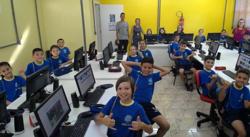 Alunos municipais têm acesso à ciência da computação