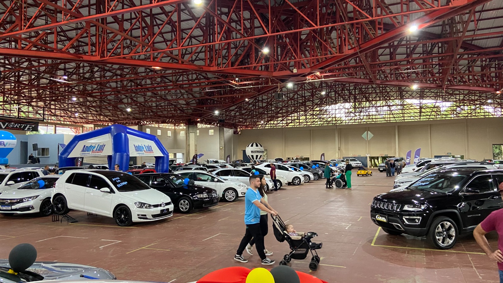 Três dias de Mega Feirão Revebel no parque de exposições de Beltrão