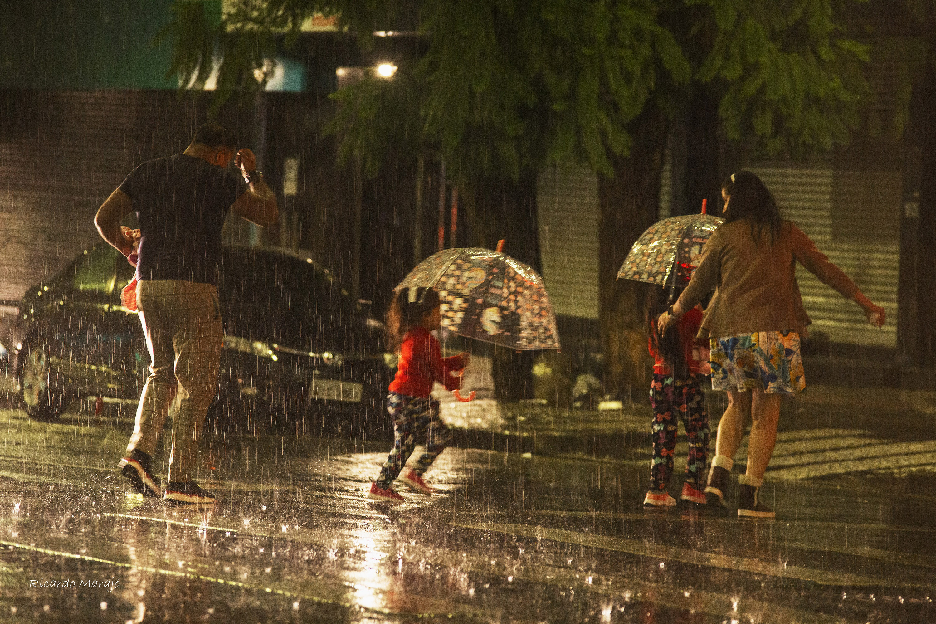 Após chuvas nos últimos dias, Dia das Crianças terá novas tempestades no Paraná