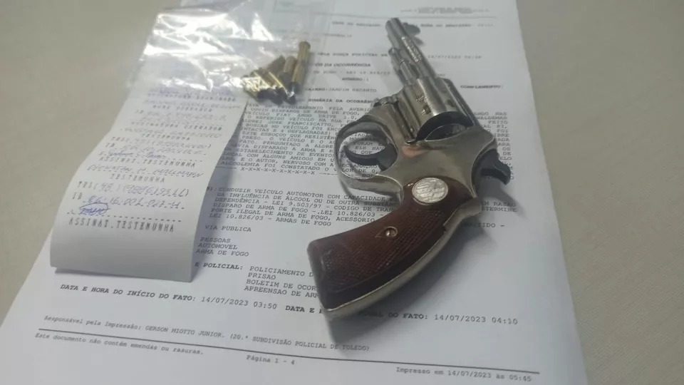 Motorista é detido por disparo de arma de fogo em Toledo