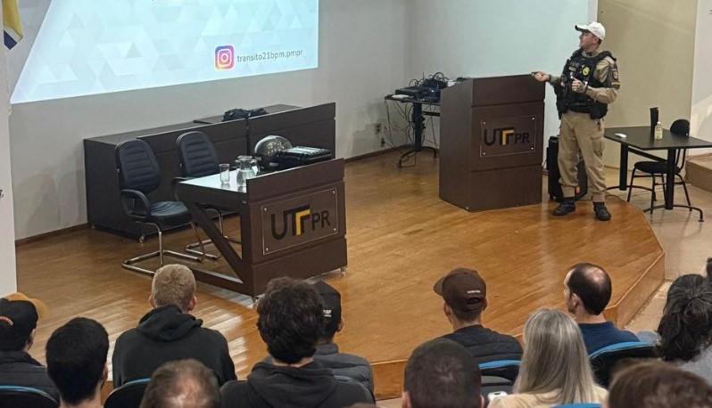 Polícia Militar realiza palestra para 120 alunos da UTFPR