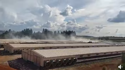 Aviário é destruído em incêndio na área rural