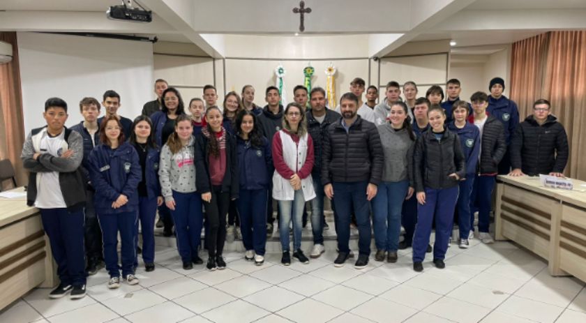 Terceiro ano do Colégio Beatriz Biavatti criará Projeto de Lei para a Alep