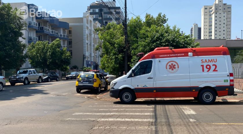 Motociclista fica ferido ao ser atingido por veículo na Rua Ponta Grossa