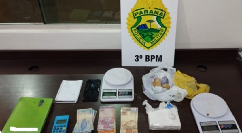 Mulher é presa suspeita de tráfico de drogas