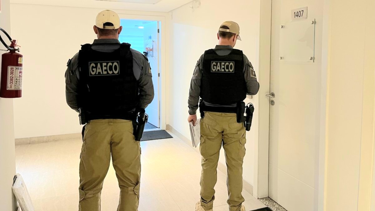 Gepatria e Gaeco de Francisco Beltrão cumprem 22 mandados em três operações que apuram crimes licitatórios