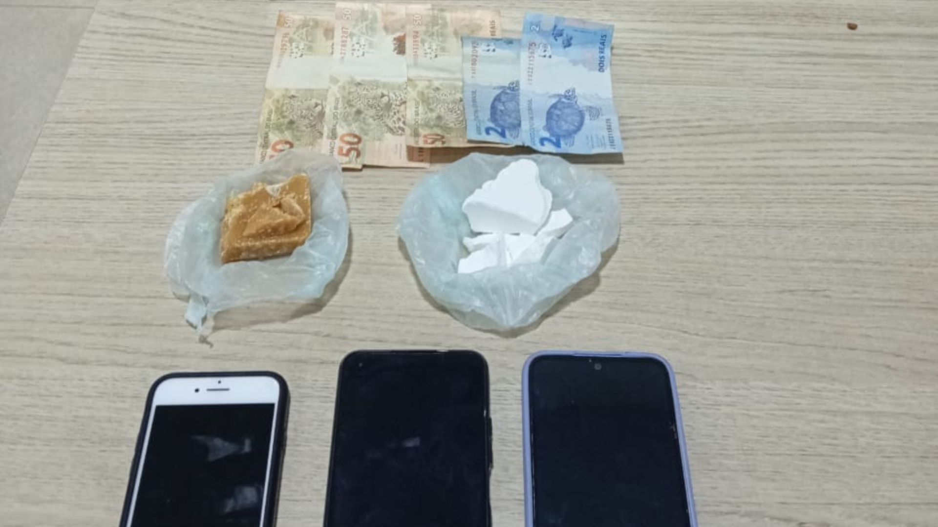 BPFRON preende cocaína e crack durante abordagem no centro da cidade