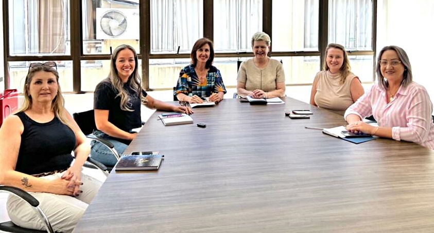 Mulheres fortalecem debate político