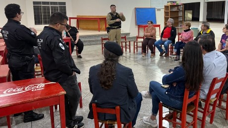 Conseg realiza reunião no bairro Presidente Kennedy com participação da comunidade e forças de segurança