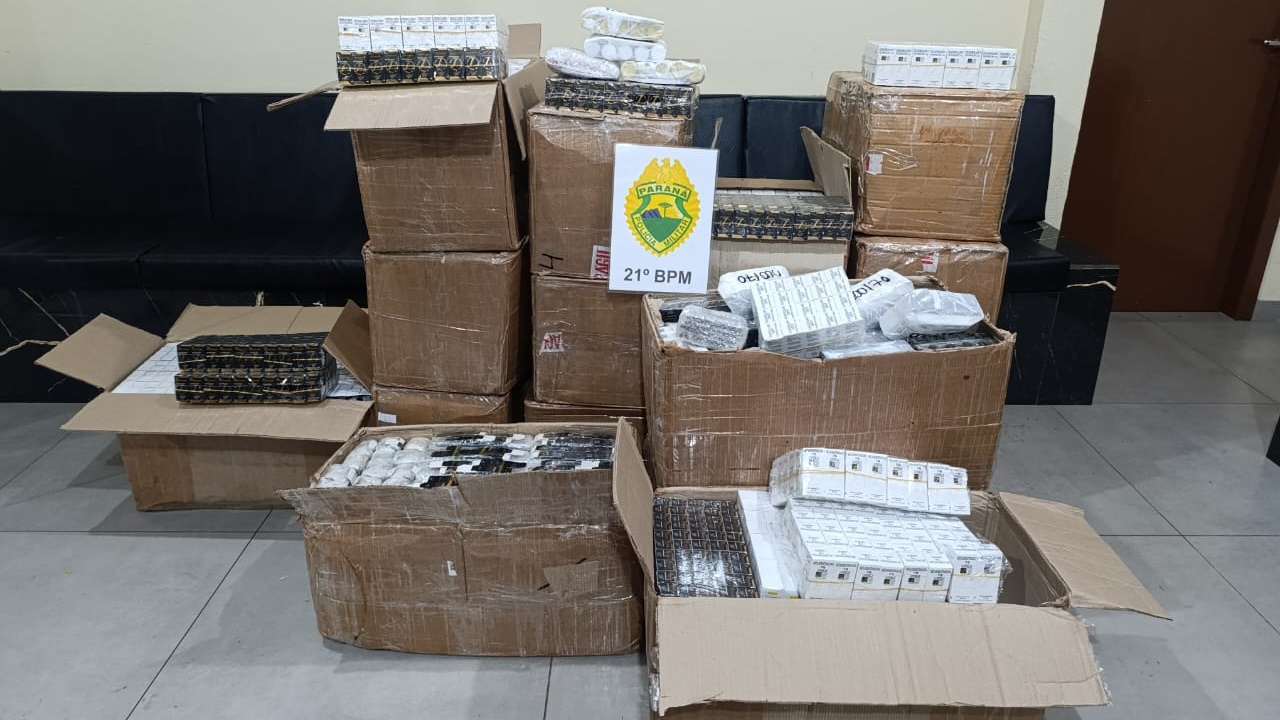 Polícia Militar apreende veículo com carga de anabolizantes avaliada em mais de dois milhões de reais na PR 483
