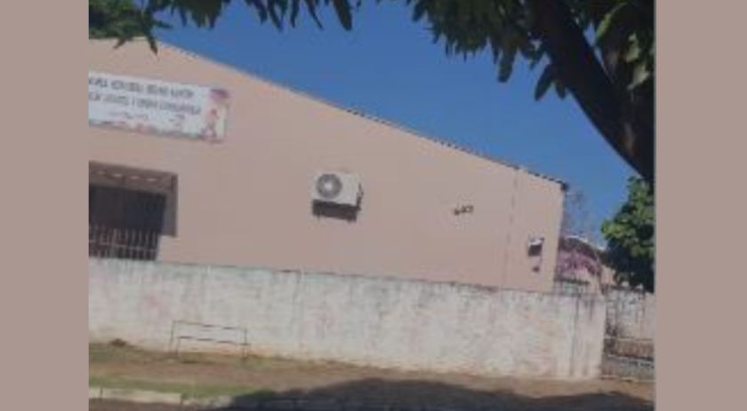 Homem entra em escola de Santa Izabel do Oeste com facão