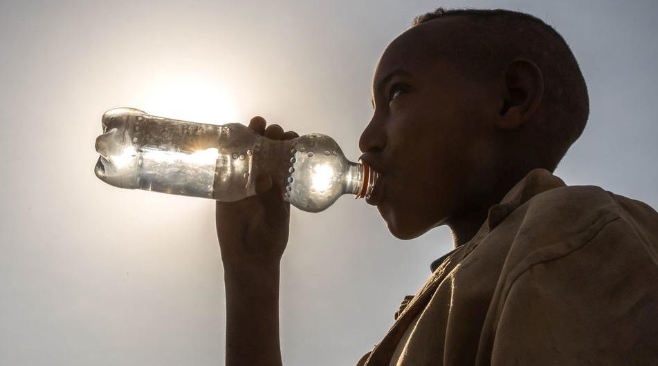 Mais de 2 bilhões de pessoas não têm acesso seguro à água potável, aponta ONU