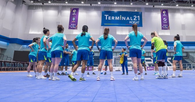 Brasil inicia reta final de preparação na Tailândia antes da primeira Copa do Mundo