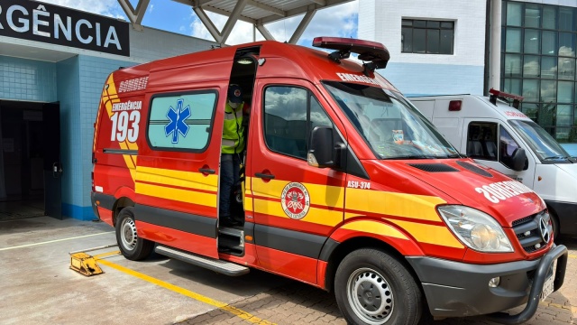 Mulher é resgatada após acidente de trabalho