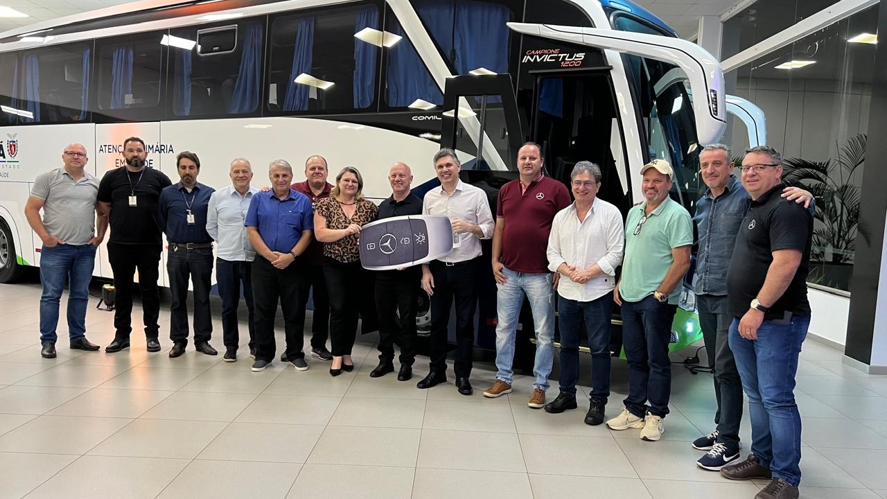 Prefeitura adquire ônibus moderno para a saúde