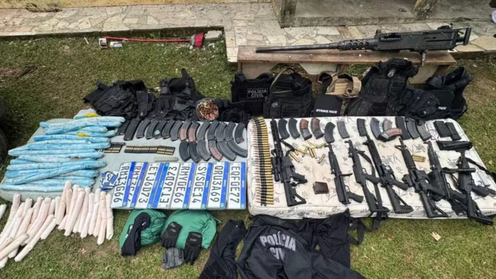 Arsenal de grupo que atacava bancos é encontrado no Paraná; seis suspeitos morrem em confronto