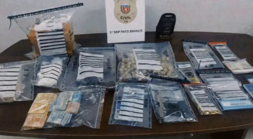 Polícia Civil e Militar apreendem fuzil, drogas e dinheiro durante operação
