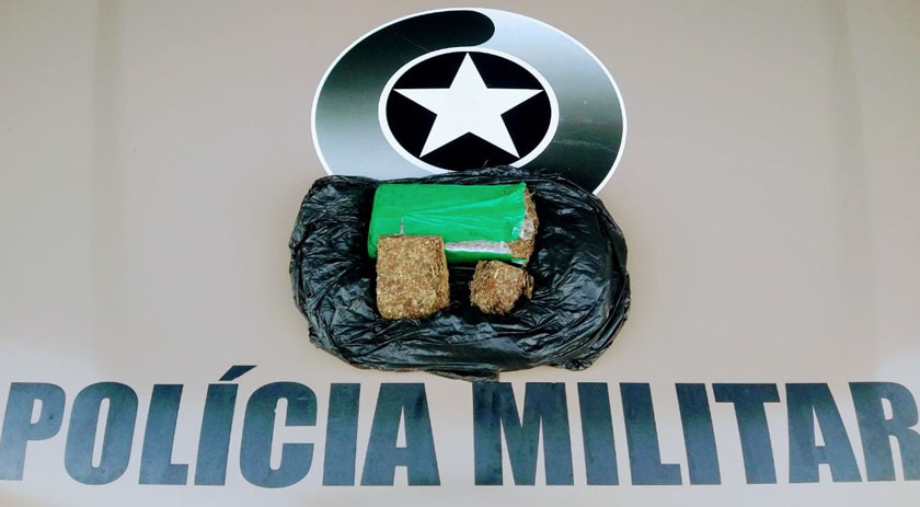 PM localiza mais de meio quilo de maconha escondido em mata no Jardim Peperi