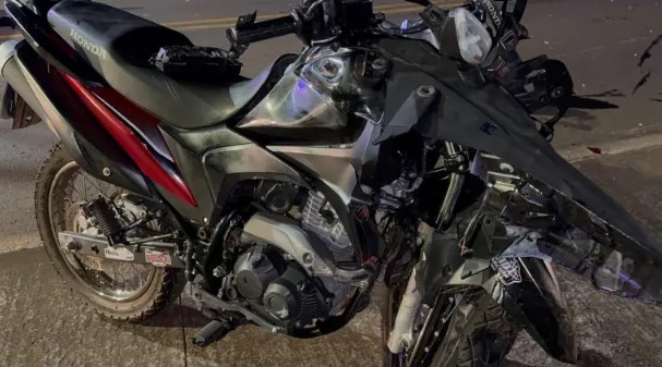 Motociclista fica gravemente ferida após colisão com van no bairro São Miguel