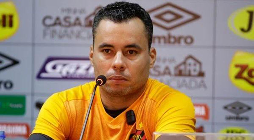 Chapecoense encaminha contratação de novo treinador