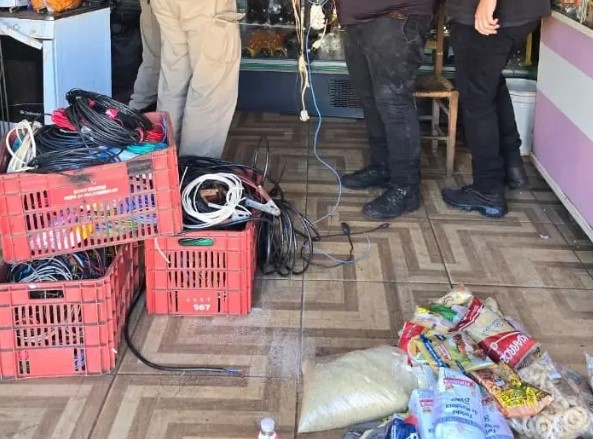 Operação conjunta apreende cobre furtado e alimentos vencidos