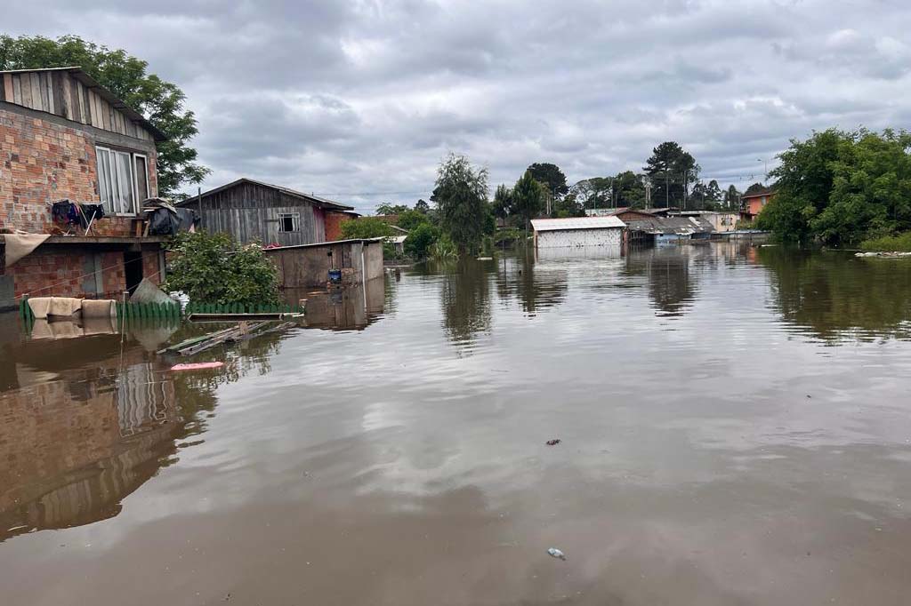 Temporais atingem  33,9 mil pessoas no Paraná e deve voltar a chover nesta quinta
