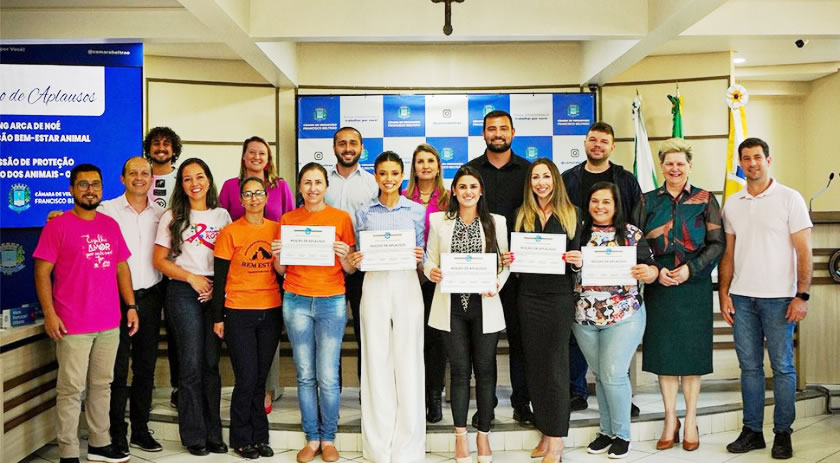 Entidades da causa animal recebem Moção de Aplausos na Câmara de Vereadores
