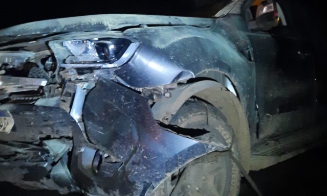 Colisão envolve caminhonetes na PR-886 durante a madrugada