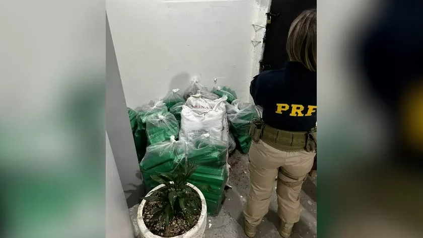 Mulheres são presas com mais de 250kg de maconha após acidente