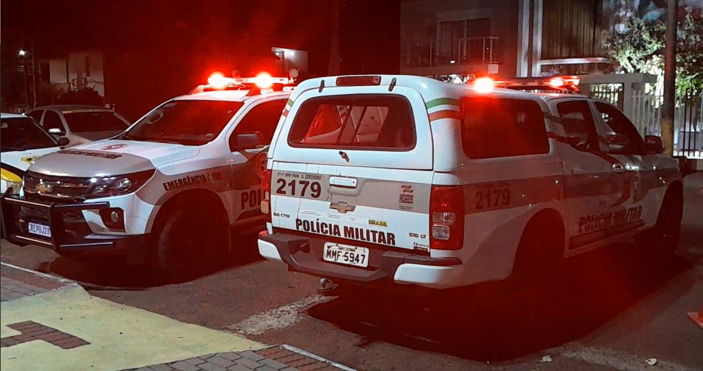Avô é detido após ser suspeito de embriagar os netos, dentre eles uma bebê de 1 ano e 6 meses