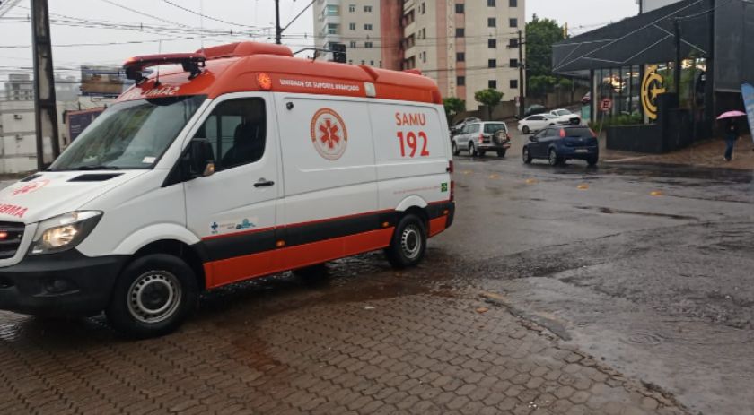 Acidente entre carro e moto é registrado no Centro de Beltrão