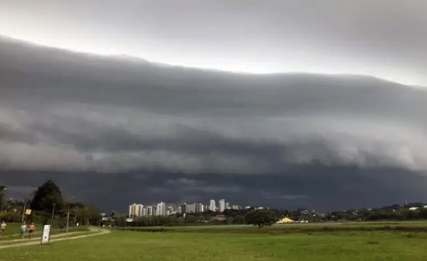 Instabilidade segue e chuva atinge grande parte do Paraná