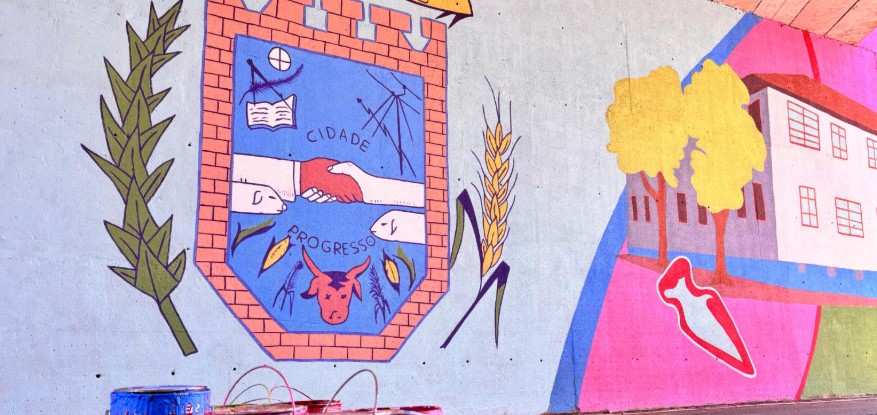 Dois Vizinhos ganha novo cartão-postal: mural do projeto "Dois Vizinhos, Dois Olhares" é concluído