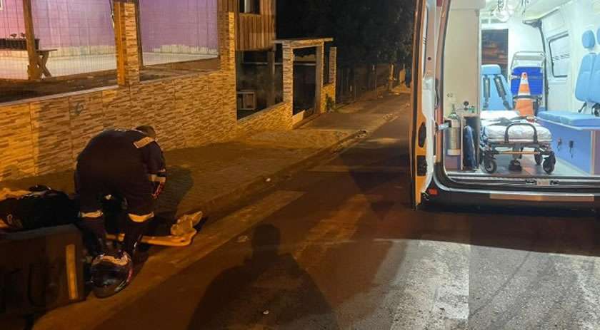 Motoboy fica ferido após acidente