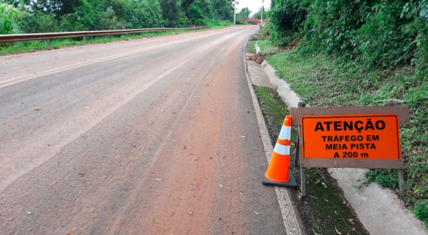 DER/PR libera parcialmente rodovia em Realeza; veja a atualização dos bloqueios