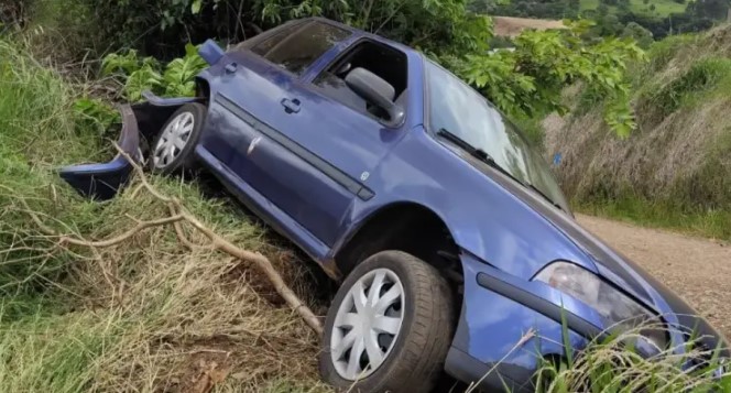 Colisão entre dois veículos é registrada na BR-280