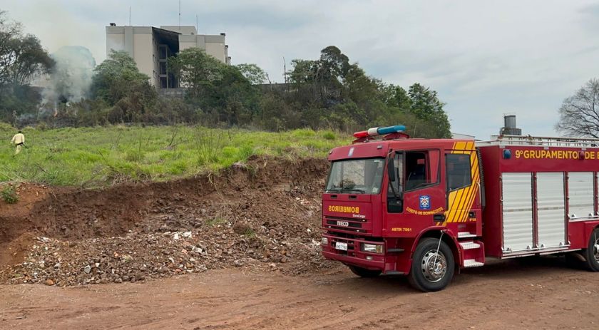 Incêndio em vegetação é registrado no bairro Miniguaçu