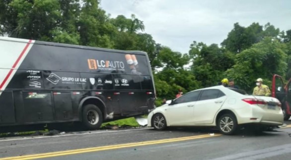 Técnicos de vôlei morrem em acidente na BR-277 a caminho da Taça Paraná 