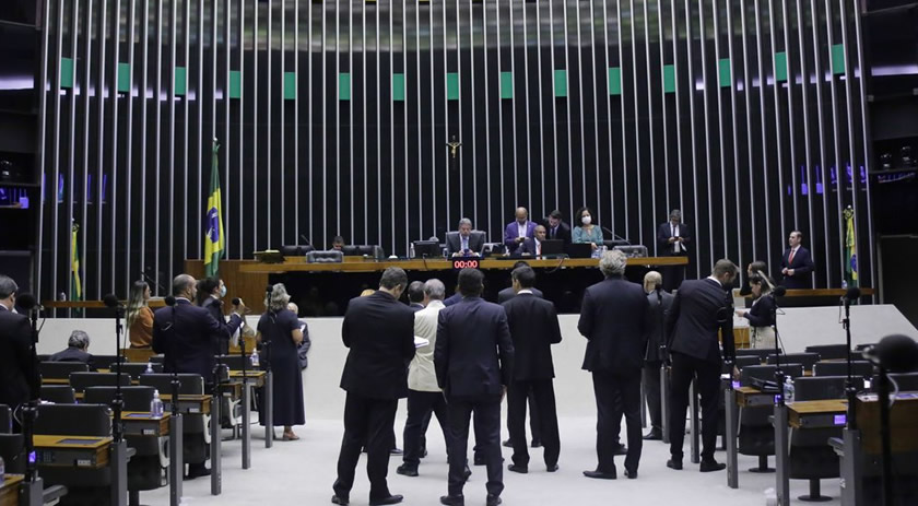 Câmara aprova a igualdade salarial entre homens e mulheres