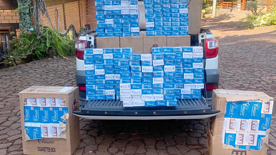 BPRv apreende veiculo e 1.100 pacotes de cigarros na comunidade de Barra Grande