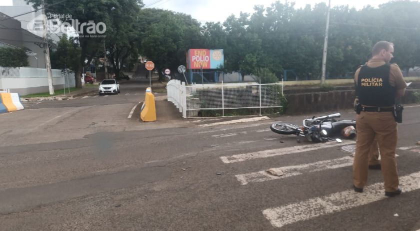 Acidente entre motos deixa dois feridos, no Vila Nova
