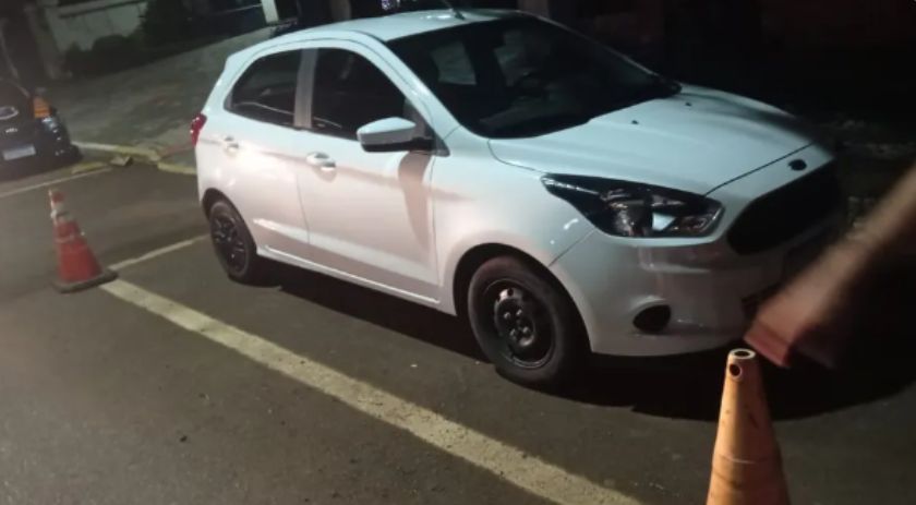 Homem de 43 anos embriagado é preso após tentar atropelar policiais rodoviários federais, em Cascavel