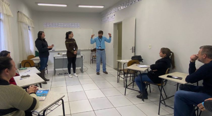 Profissionais da Saúde se especializam em LIBRAS