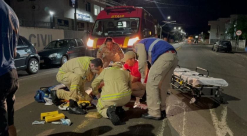 Homem tem ferimentos ao ser atropelado no bairro Cristo Rei