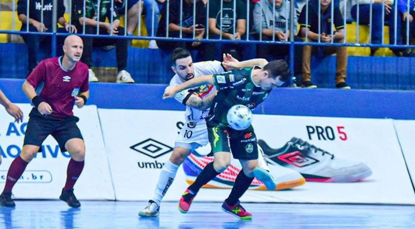 Marreco vence Blumenau por 4x2 na Liga Nacional de Futsal