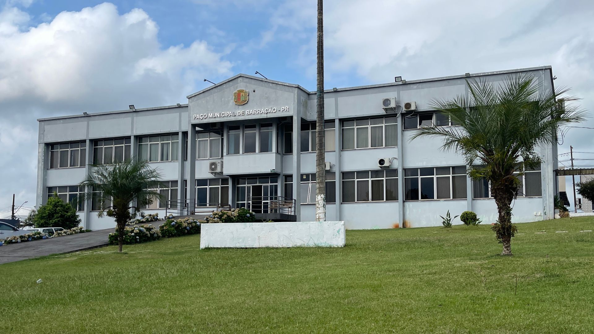 Prefeitura de Barracão contrata médicos e fonoaudióloga por meio de processo licitatório