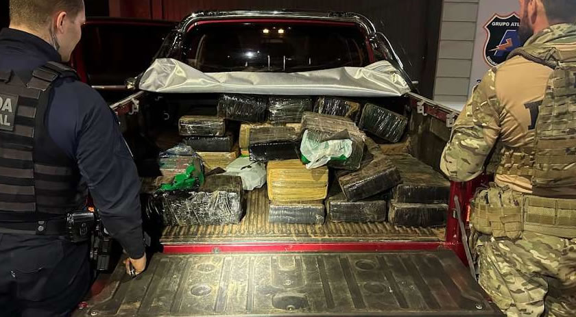 Caminhonete com meia tonelada de maconha é apreendida no oeste do Paraná