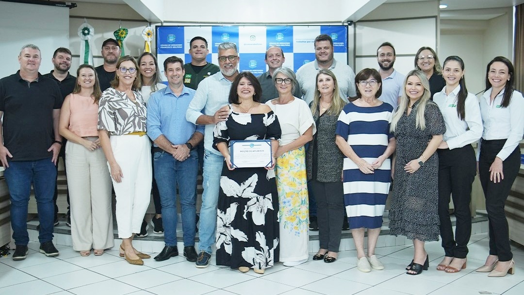 Legislativo homenageia a médica Josiane Nunes