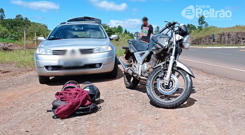 Carro e moto se envolvem em acidente na PR 180