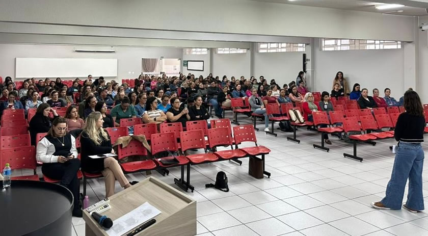 Agentes de saúde recebem capacitação sobre proteção à mulheres e crianças